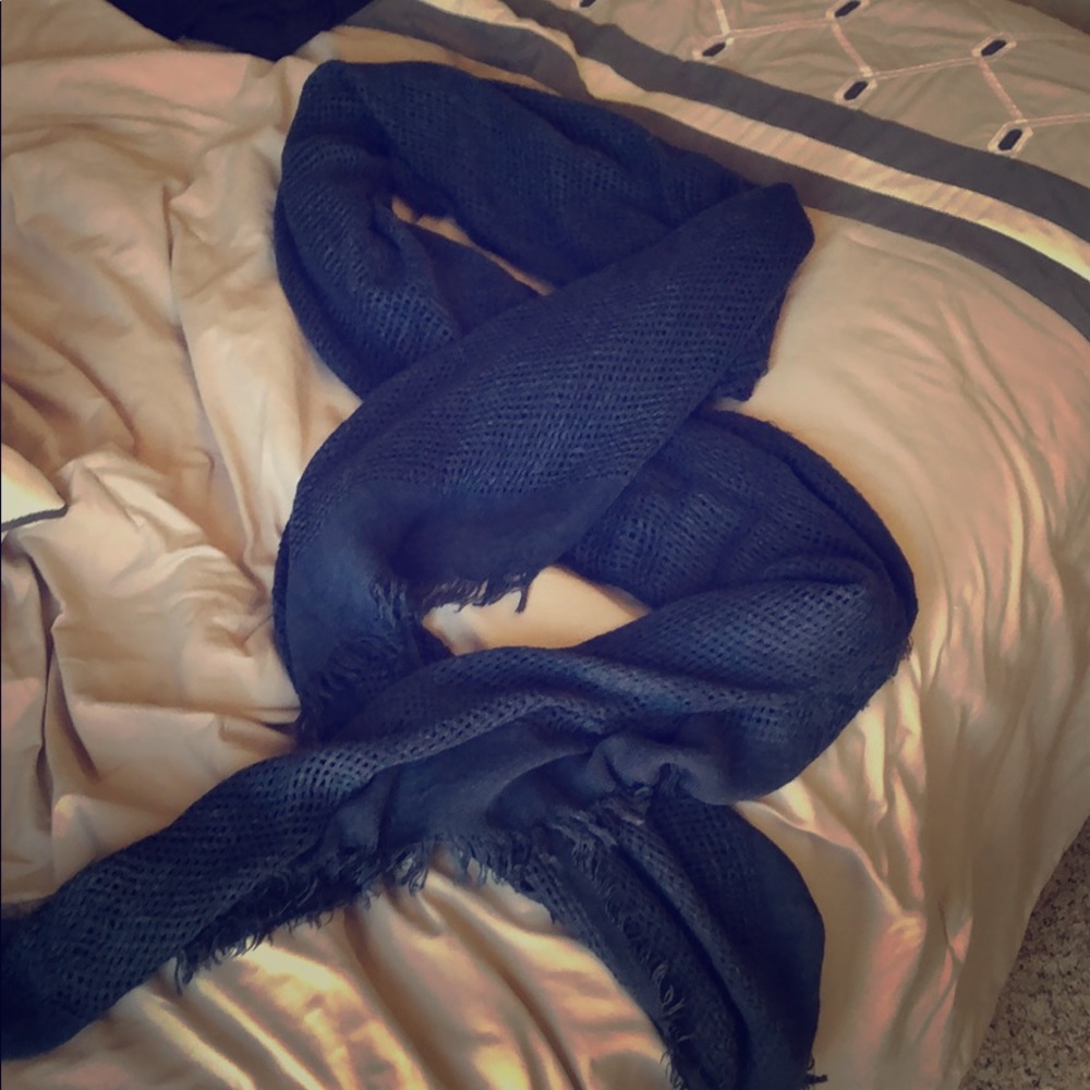 Blue scarf